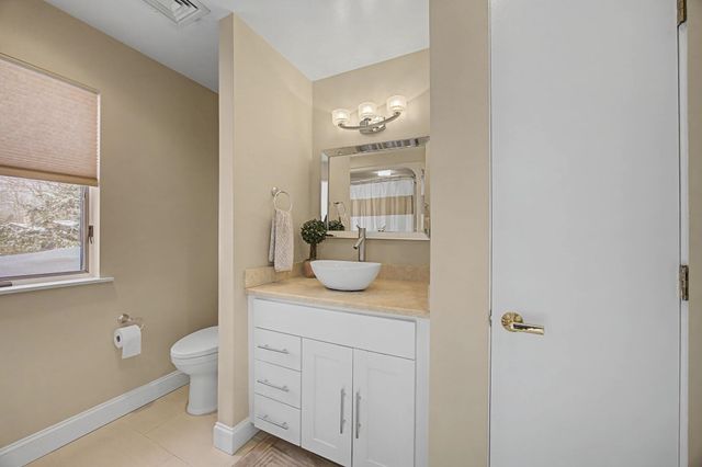 50 Page Lane, Hampstead, NH 03841