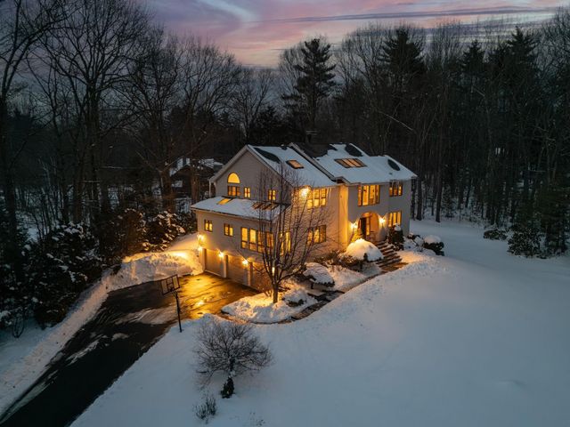 50 Page Lane, Hampstead, NH 03841