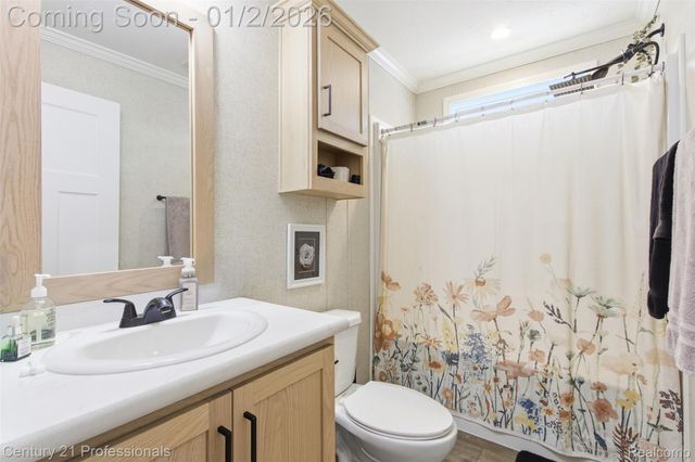 42047 LaRoi Dr. Drive, Novi, MI 48377