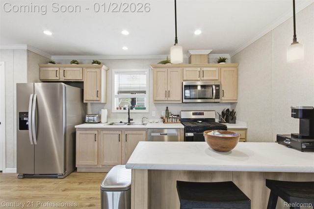 42047 LaRoi Dr. Drive, Novi, MI 48377