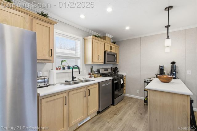 42047 LaRoi Dr. Drive, Novi, MI 48377