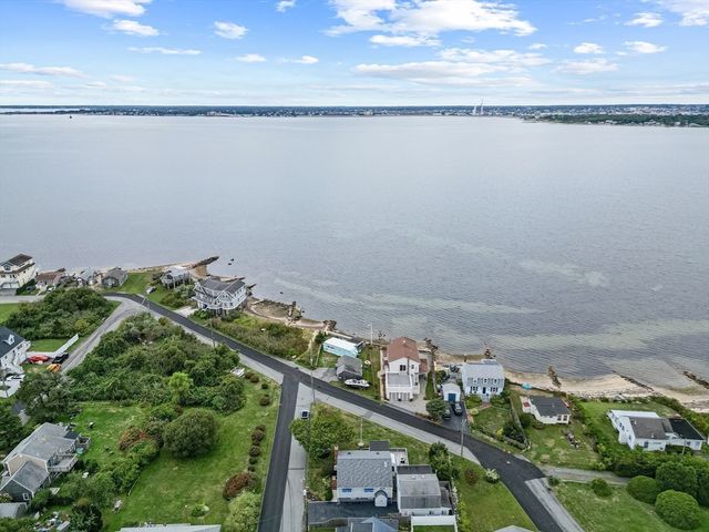 16 Reservation Rd, Fairhaven, MA 02719