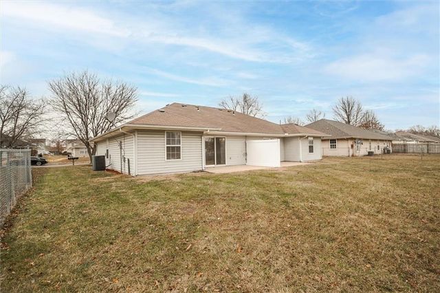 1123 SW Ephraim Drive, Grain Valley, MO 64029