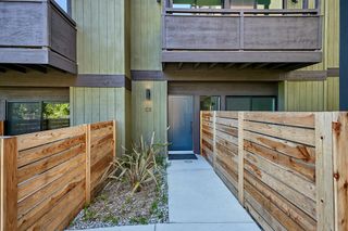 4201 Pennsylvania Avenue C2, Glendale, CA 91214