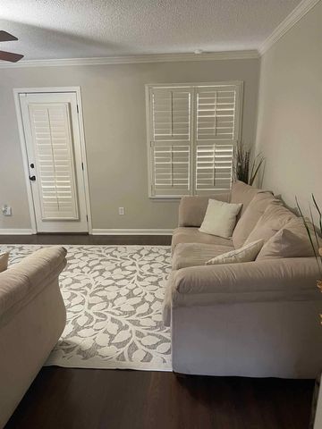 9768 RIGGIN DR, Memphis, TN 38002