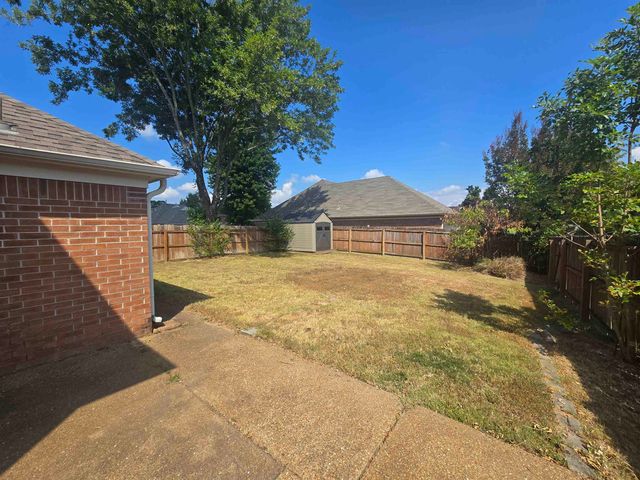 9768 RIGGIN DR, Memphis, TN 38002