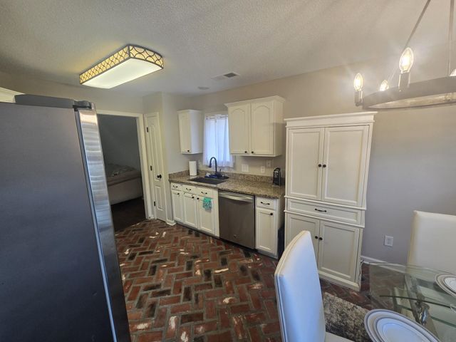 9768 RIGGIN DR, Memphis, TN 38002