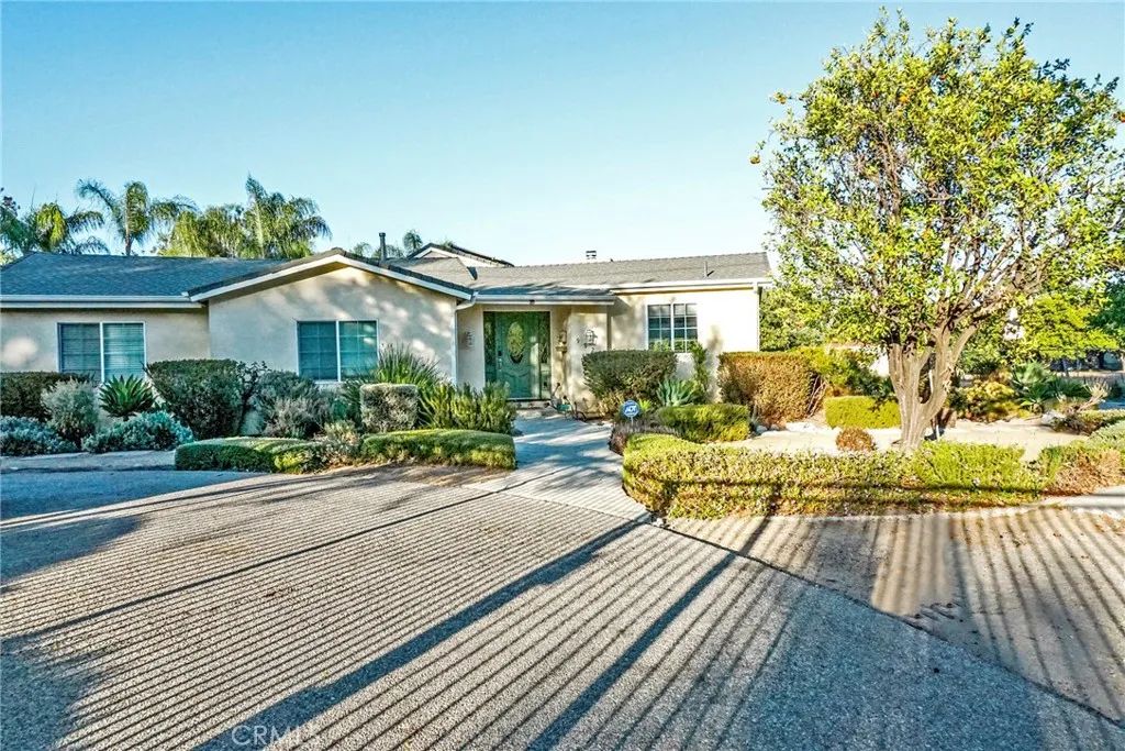 9920 Shoup Avenue, Chatsworth, CA 91311