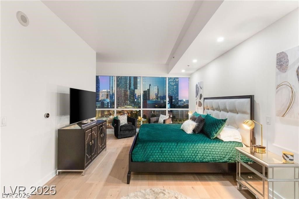 Image 16 of property listing at 4525 Dean Martin Drive 1007, Las Vegas, NV 89103
