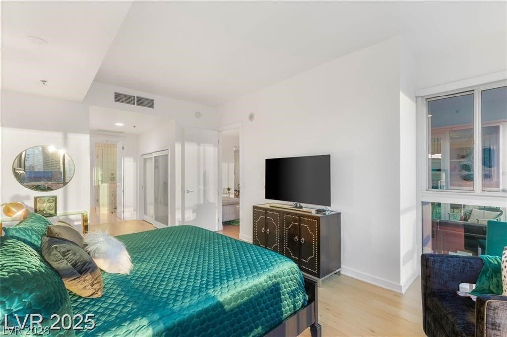 Image 19 of property listing at 4525 Dean Martin Drive 1007, Las Vegas, NV 89103