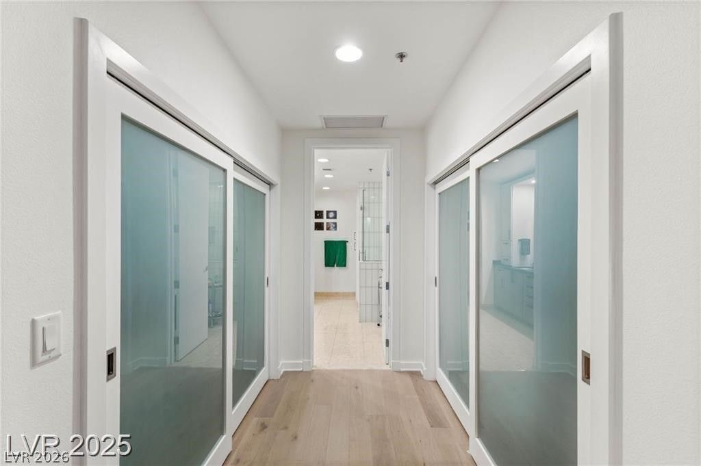 Image 20 of property listing at 4525 Dean Martin Drive 1007, Las Vegas, NV 89103