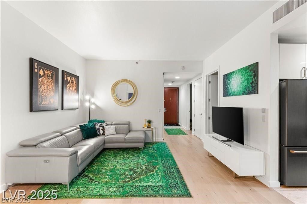 Image 4 of property listing at 4525 Dean Martin Drive 1007, Las Vegas, NV 89103