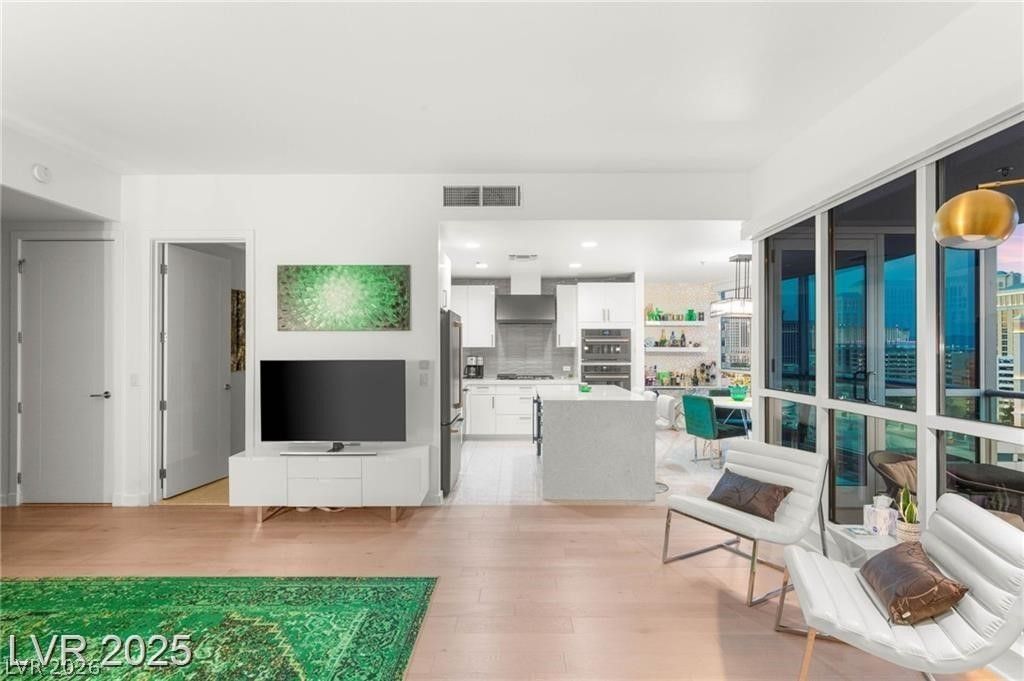 Image 5 of property listing at 4525 Dean Martin Drive 1007, Las Vegas, NV 89103