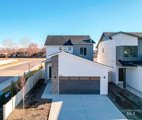 4426 N Alameda Creek Ave, Meridian, ID 83646