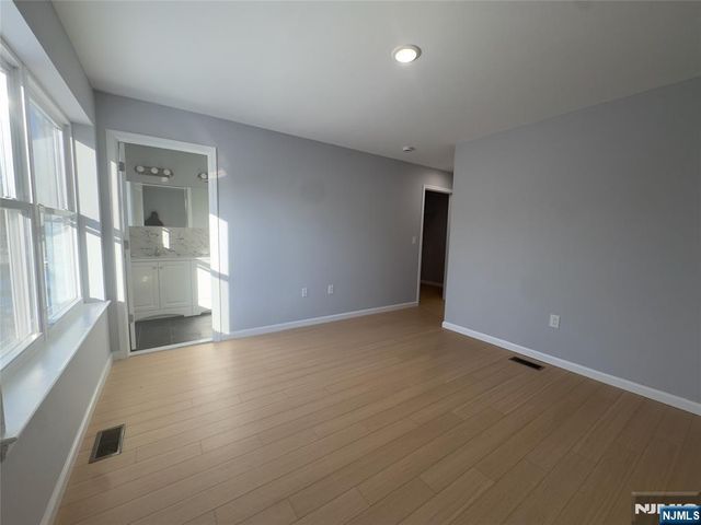 29 Isabella Avenue 1st Fl, Newark, NJ 07106