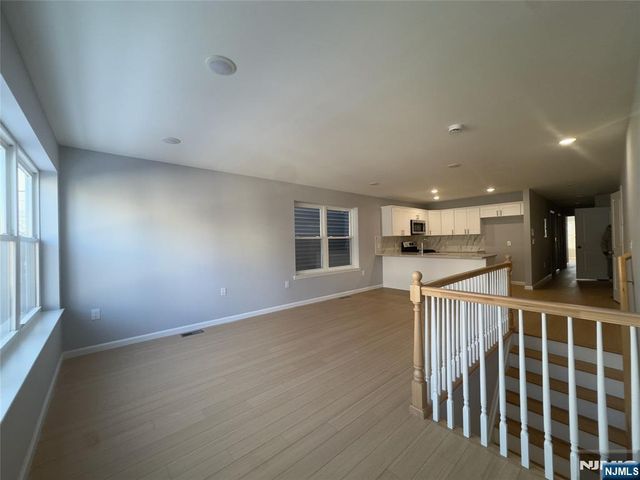 29 Isabella Avenue 1st Fl, Newark, NJ 07106