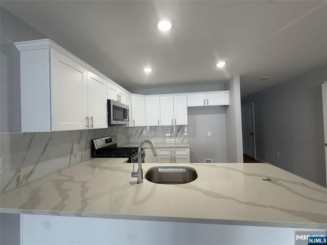 29 Isabella Avenue 1st Fl, Newark, NJ 07106