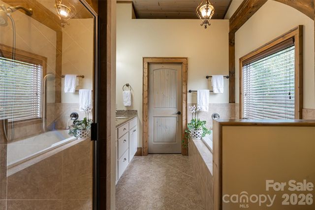 649 Panoramic Loop, Maggie Valley, NC 28751
