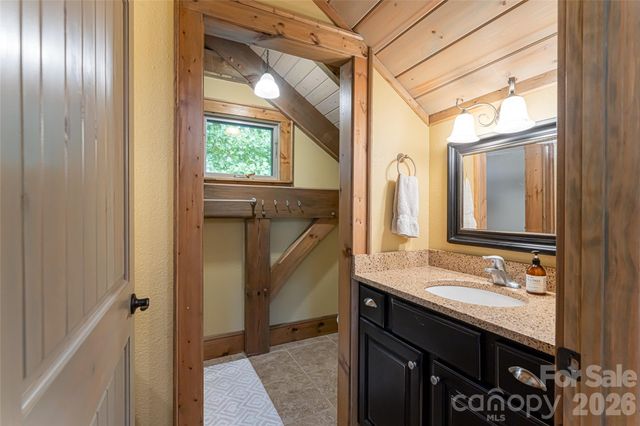 649 Panoramic Loop, Maggie Valley, NC 28751