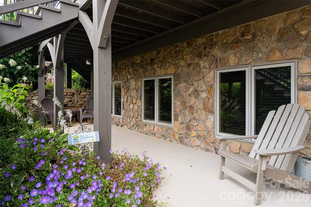 649 Panoramic Loop, Maggie Valley, NC 28751