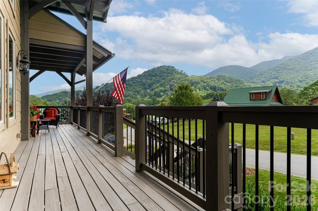 649 Panoramic Loop, Maggie Valley, NC 28751