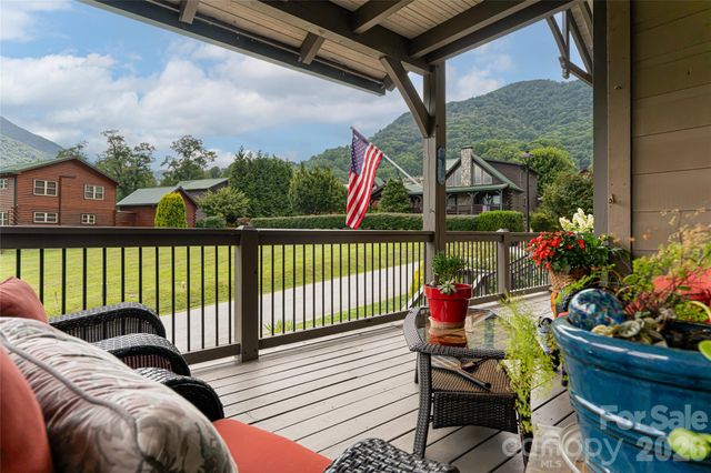 649 Panoramic Loop, Maggie Valley, NC 28751