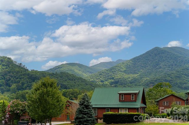649 Panoramic Loop, Maggie Valley, NC 28751