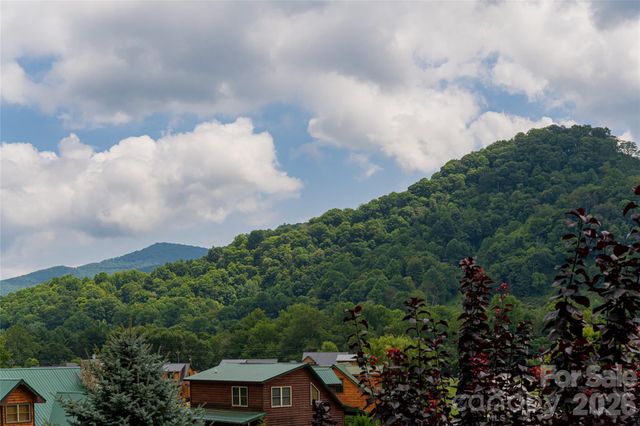 649 Panoramic Loop, Maggie Valley, NC 28751