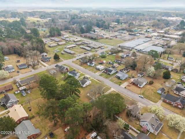 102 E Purvis Street, Robersonville, NC 27871