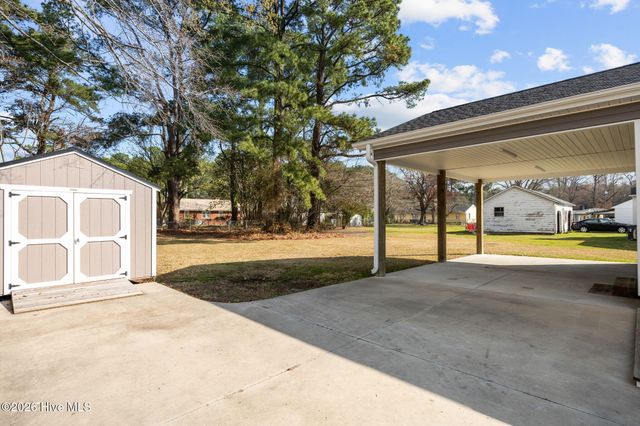102 E Purvis Street, Robersonville, NC 27871