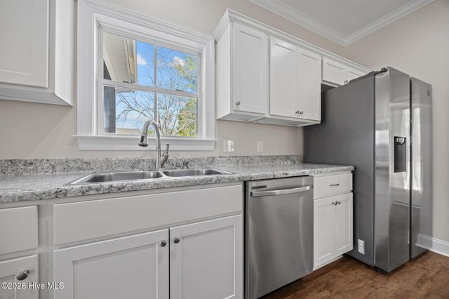 102 E Purvis Street, Robersonville, NC 27871