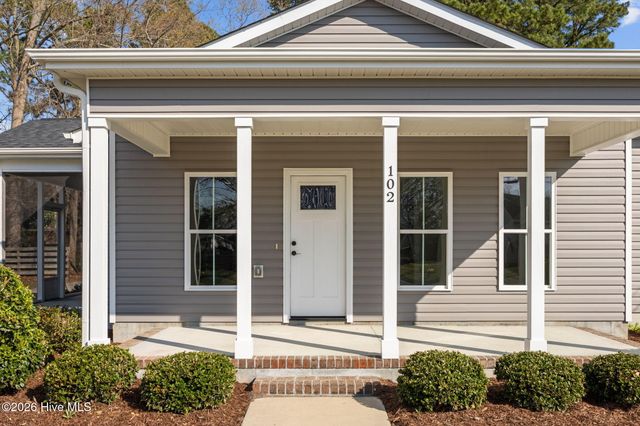 102 E Purvis Street, Robersonville, NC 27871