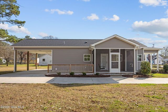 102 E Purvis Street, Robersonville, NC 27871