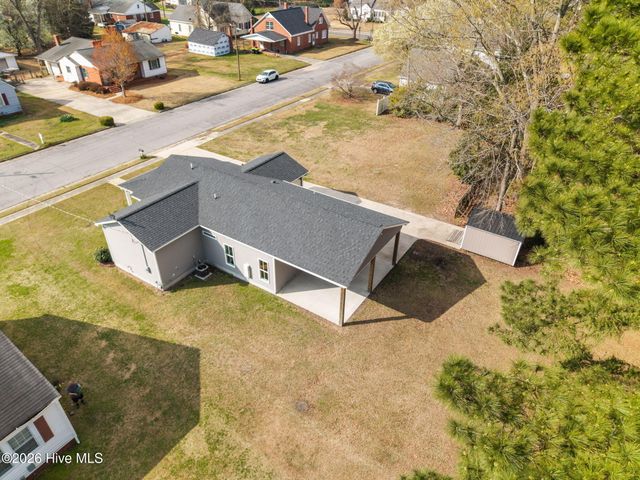102 E Purvis Street, Robersonville, NC 27871
