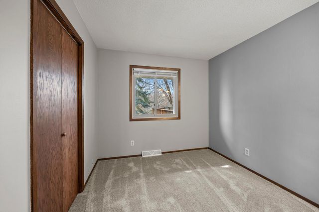 6601 Cherokee Lane N, Brooklyn Park, MN 55428