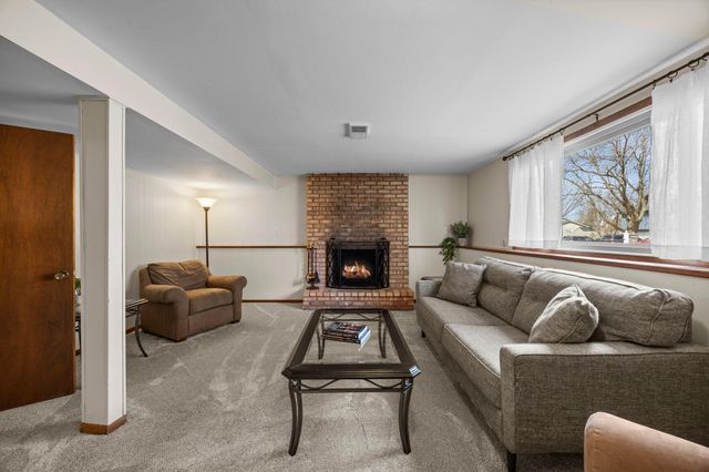 6601 Cherokee Lane N, Brooklyn Park, MN 55428