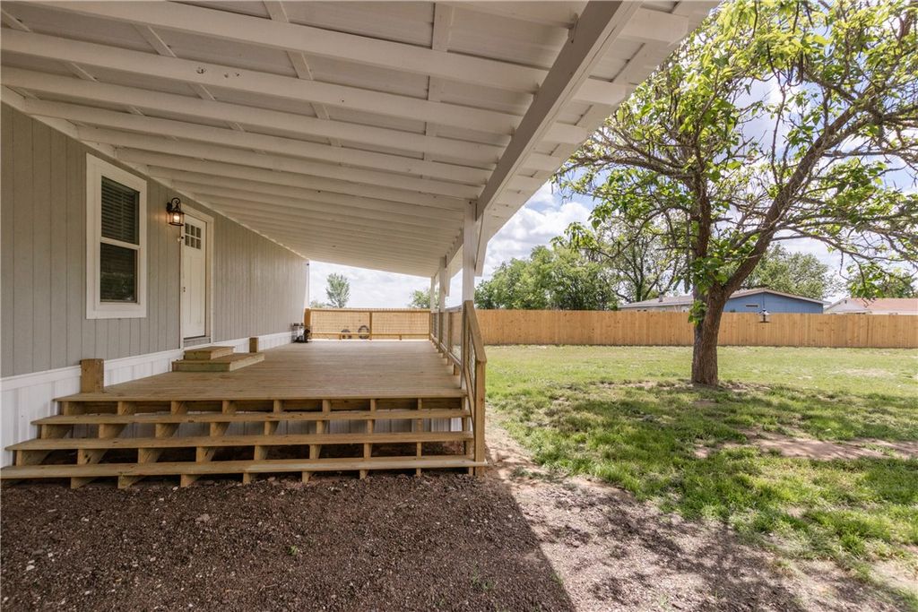 335 COUNTY ROAD 352, Gause, TX 77857 — photo 3