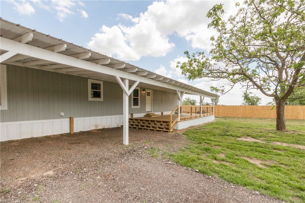 335 COUNTY ROAD 352, Gause, TX 77857 — photo 4