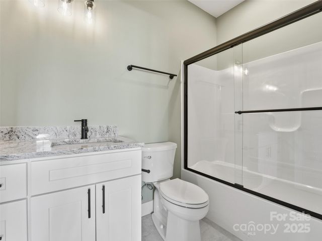 30 Olde Oak Court, Hendersonville, NC 28792