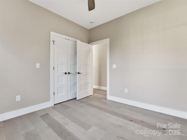 30 Olde Oak Court, Hendersonville, NC 28792