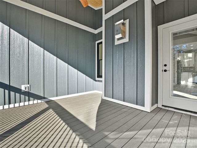 30 Olde Oak Court, Hendersonville, NC 28792