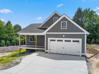 30 Olde Oak Court, Hendersonville, NC 28792