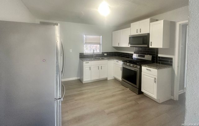1307 W Hermosa, San Antonio, TX 78201