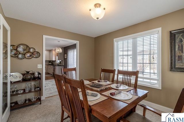 14 Eagle Ridge Court, North Mankato, MN 56003