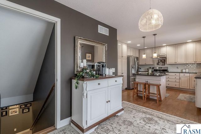 14 Eagle Ridge Court, North Mankato, MN 56003