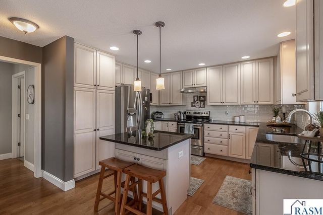 14 Eagle Ridge Court, North Mankato, MN 56003