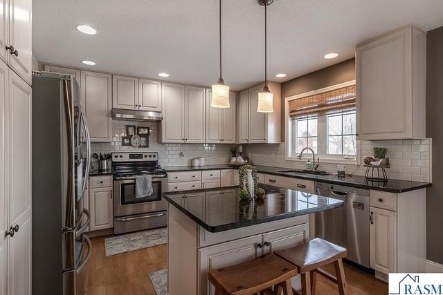 14 Eagle Ridge Court, North Mankato, MN 56003