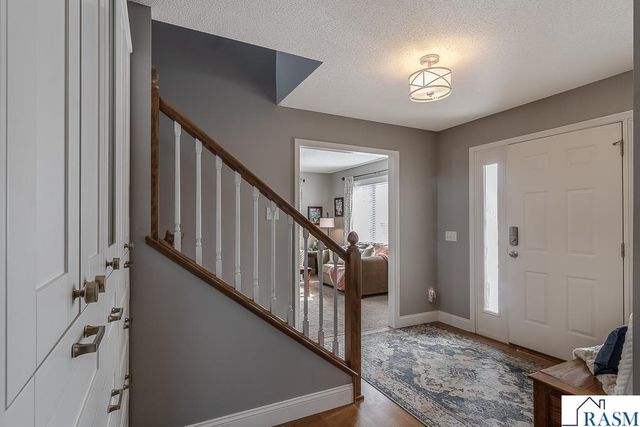 14 Eagle Ridge Court, North Mankato, MN 56003