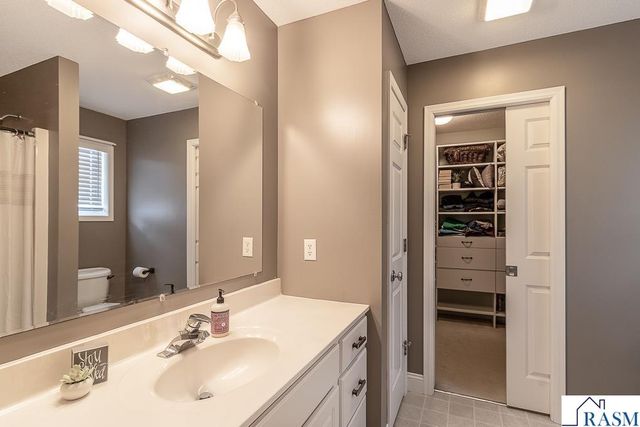 14 Eagle Ridge Court, North Mankato, MN 56003