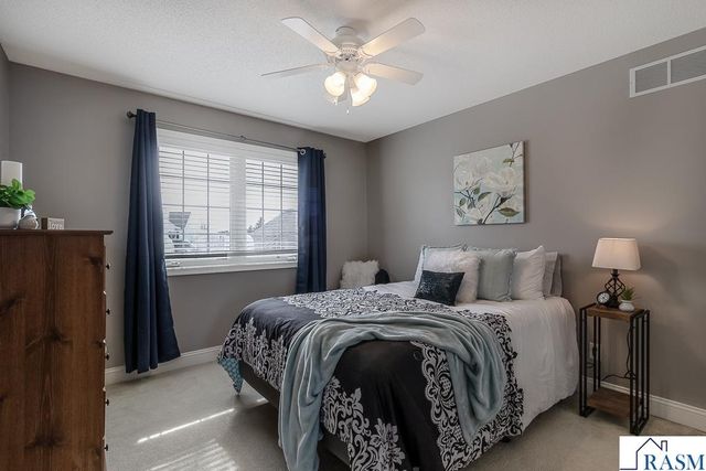 14 Eagle Ridge Court, North Mankato, MN 56003